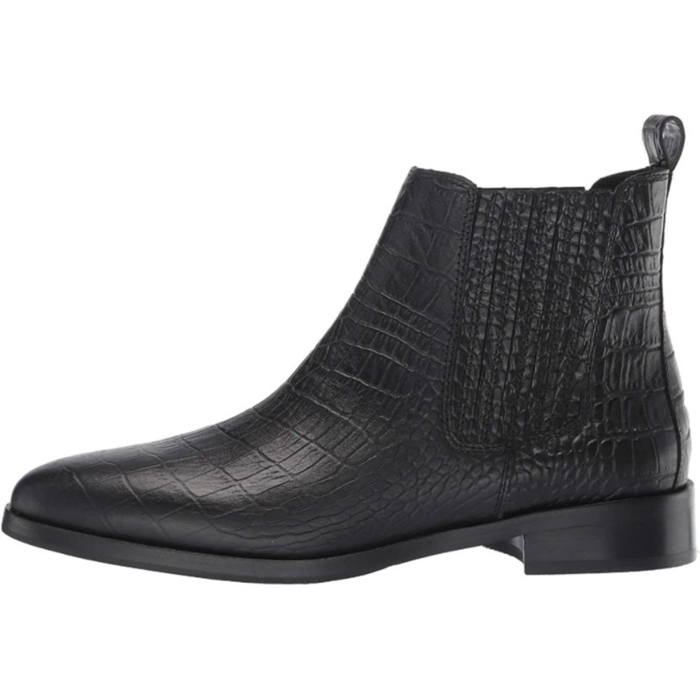 NEW with box Vince Camuto haventa black snakeskin Chelsea boots 7.5